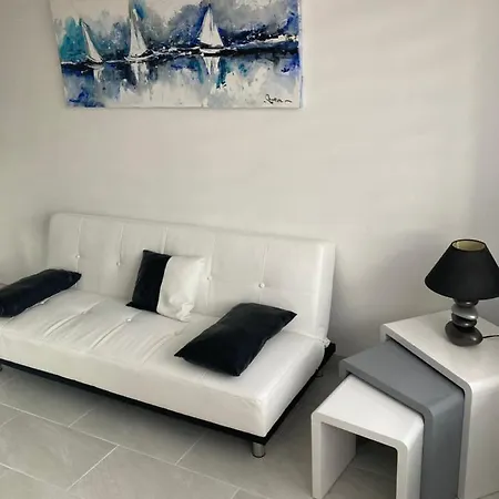 Tres Bel Entierement Renove Apartment Empuriabrava
